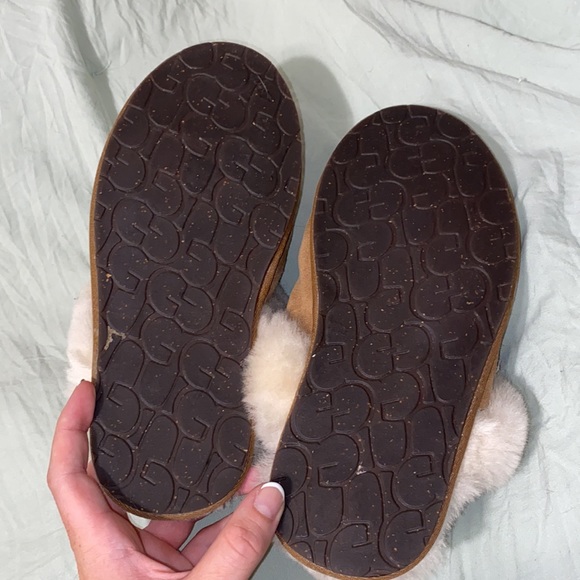 Ugg slippers - Picture 3 of 4